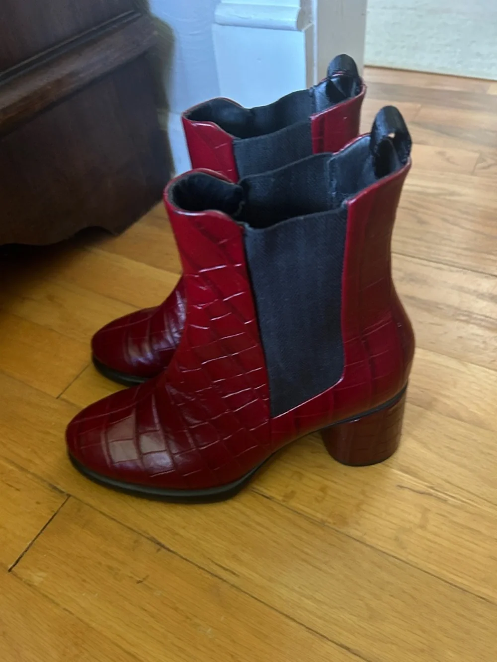 ECCO Women's Red Croc-Embossed Chelsea Ankle‎ Boots